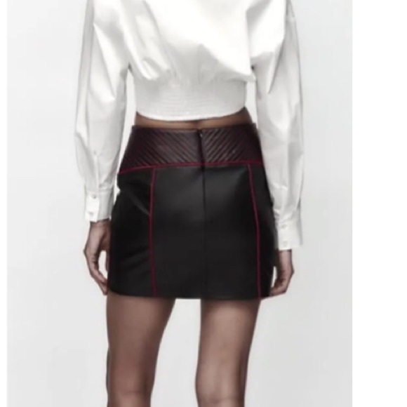 NWOT Zara motocross mini skirt faux leather with red pinstriping size M - Picture 10 of 11